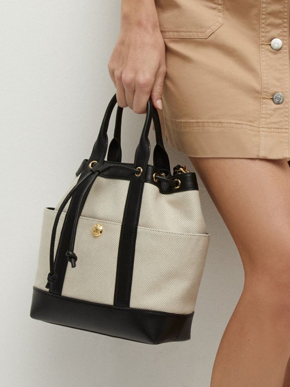 NWT veronica beard goody bag cream canvas and black leather trim - Picture 4 of 6